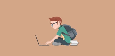 estudante no pc